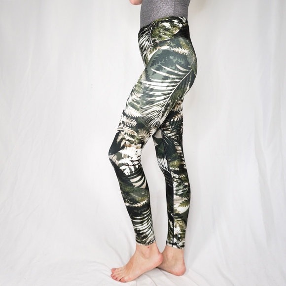 BODY LANGUAGE Tropical Print Leggings 7/8 Tights - Picture 5 of 7